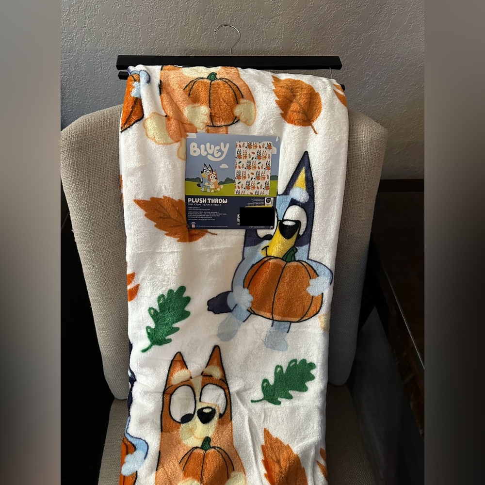 Bluey fall pumpkin blanket
